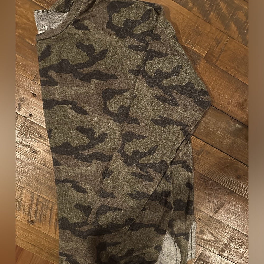 Aerie Soft & Sexy Ling Sleeve Shirt